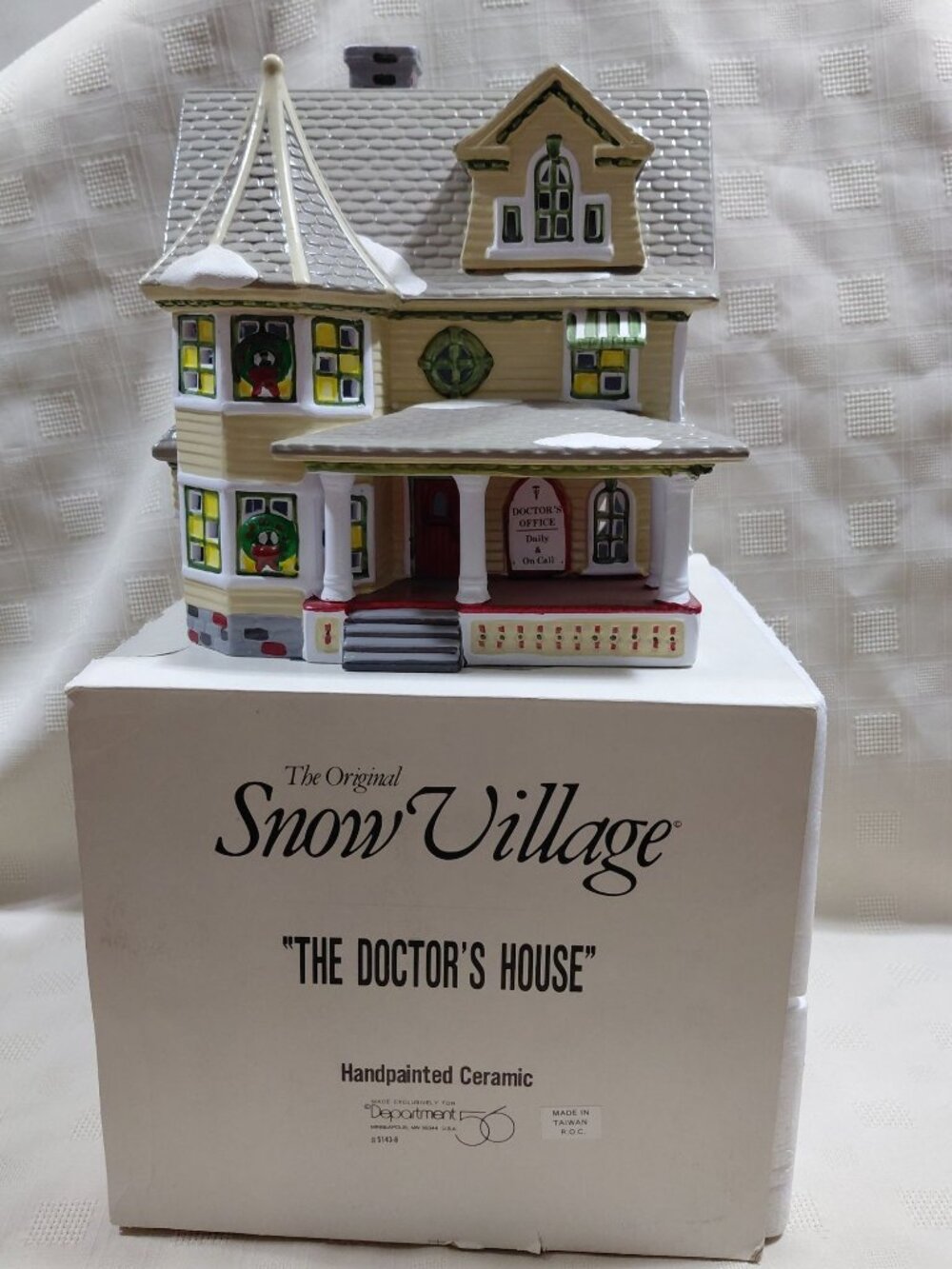 Dept 56 "The Doctors House" Handpainted #5143-8 Original Snow Village 1989